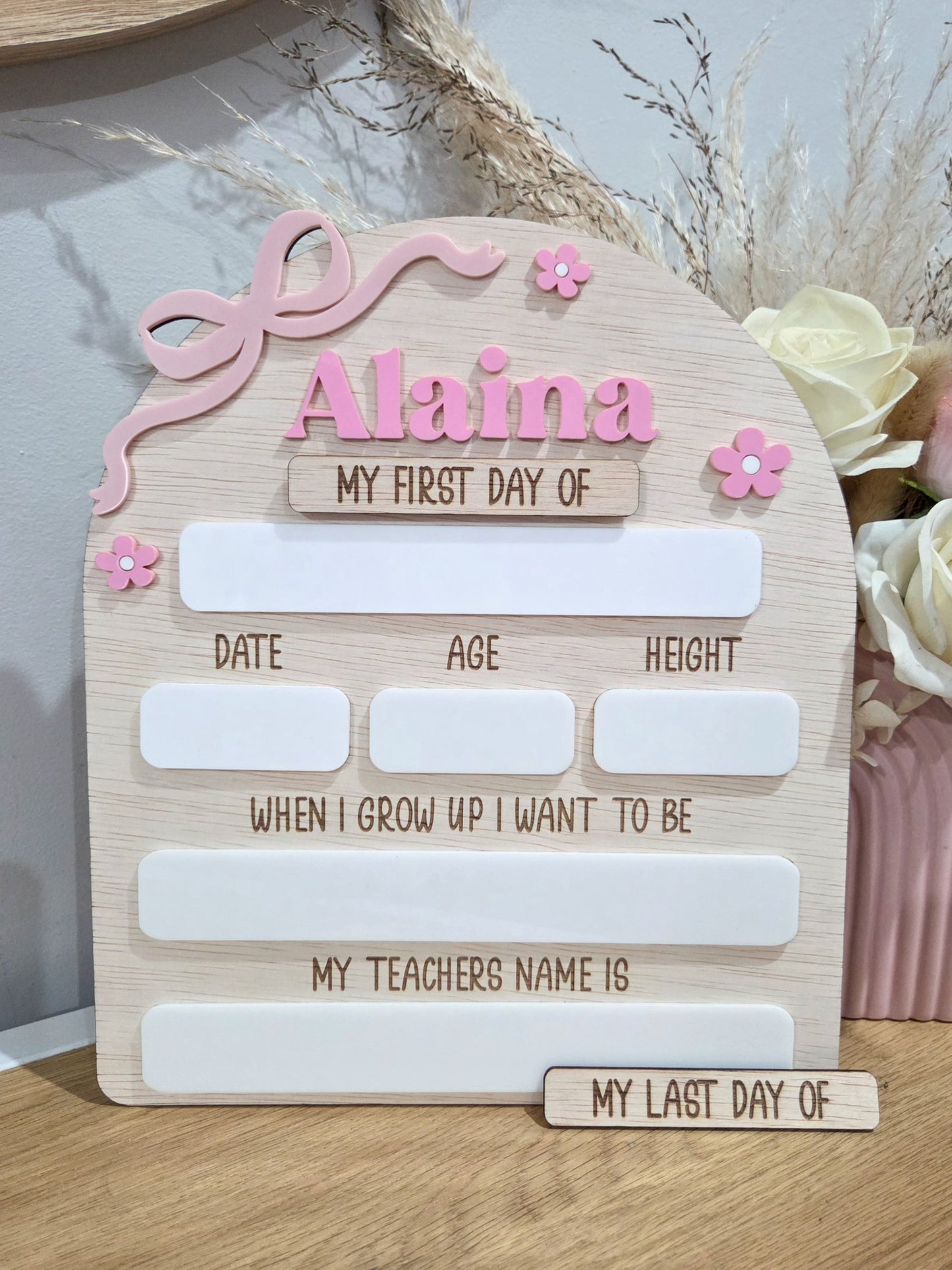 First/Last Board - Bow & Daisies